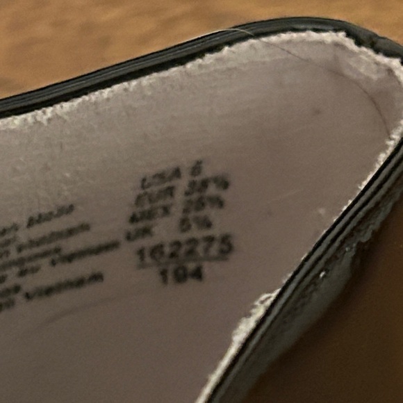 Black Patent Leather Mary Jane Shoes with double Velcro straps, size 6 - Picture 10 of 12